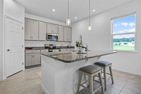 House in Sorrento, Florida 4 bedrooms, 225.66 sq.m. № 1874076 - photo 7