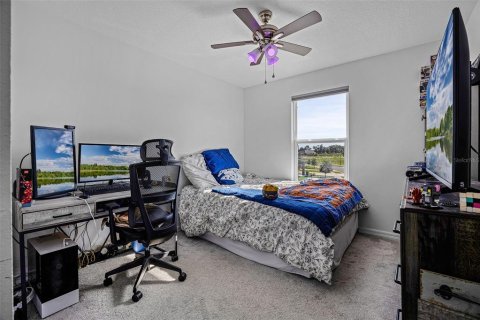 House in Sorrento, Florida 4 bedrooms, 225.66 sq.m. № 1874076 - photo 17
