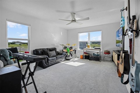 House in Sorrento, Florida 4 bedrooms, 225.66 sq.m. № 1874076 - photo 22