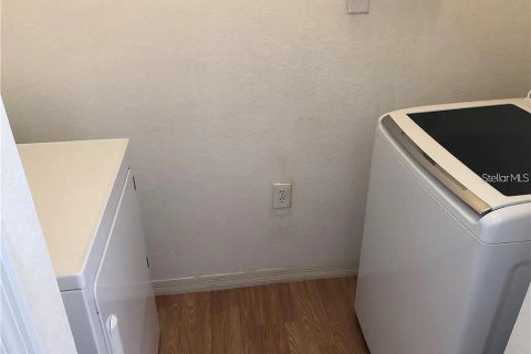 Touwnhouse à vendre à Orlando, Floride: 4 chambres, 173.54 m2 № 2329468 - photo 9