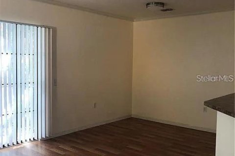 Touwnhouse à vendre à Orlando, Floride: 4 chambres, 173.54 m2 № 2329468 - photo 3