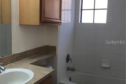 Touwnhouse à vendre à Orlando, Floride: 4 chambres, 173.54 m2 № 2329468 - photo 14