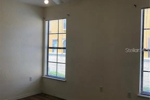 Touwnhouse à vendre à Orlando, Floride: 4 chambres, 173.54 m2 № 2329468 - photo 11