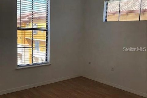 Touwnhouse à vendre à Orlando, Floride: 4 chambres, 173.54 m2 № 2329468 - photo 8