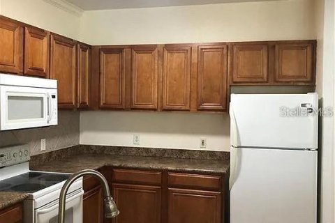 Touwnhouse à vendre à Orlando, Floride: 4 chambres, 173.54 m2 № 2329468 - photo 7