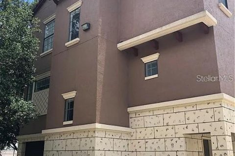 Touwnhouse à vendre à Orlando, Floride: 4 chambres, 173.54 m2 № 2329468 - photo 2