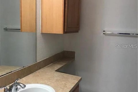 Touwnhouse à vendre à Orlando, Floride: 4 chambres, 173.54 m2 № 2329468 - photo 6