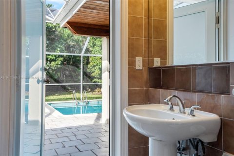 Casa en venta en Palmetto Bay, Florida, 3 dormitorios, 131.27 m2 № 1970929 - foto 24