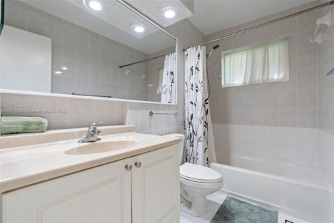 Casa en venta en Palmetto Bay, Florida, 3 dormitorios, 131.27 m2 № 1970929 - foto 25