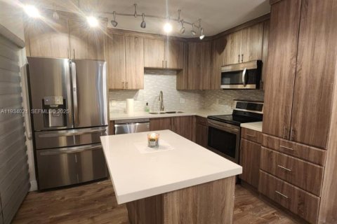 Adosado en alquiler en Plantation, Florida, 2 dormitorios, 127.46 m2 № 1992268 - foto 7