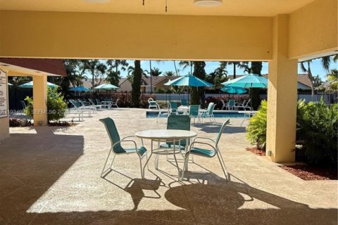 Townhouse in Plantation, Florida 2 bedrooms, 127.46 sq.m. № 1992268 - photo 15