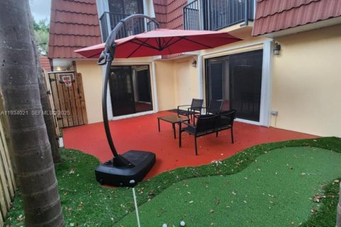 Adosado en alquiler en Plantation, Florida, 2 dormitorios, 127.46 m2 № 1992268 - foto 3