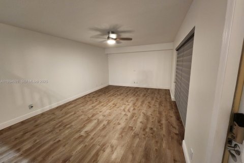 Adosado en alquiler en Plantation, Florida, 2 dormitorios, 127.46 m2 № 1992268 - foto 4