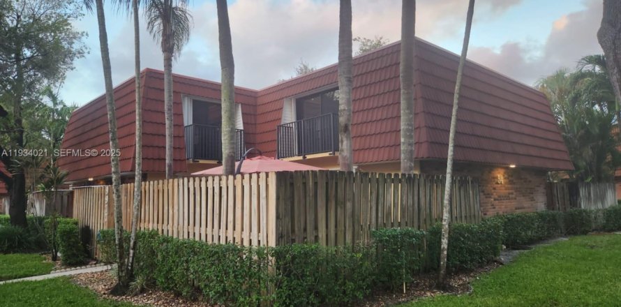 Adosado en Plantation, Florida 2 dormitorios, 127.46 m2 № 1992268