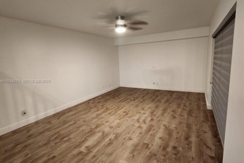 Adosado en alquiler en Plantation, Florida, 2 dormitorios, 127.46 m2 № 1992268 - foto 5