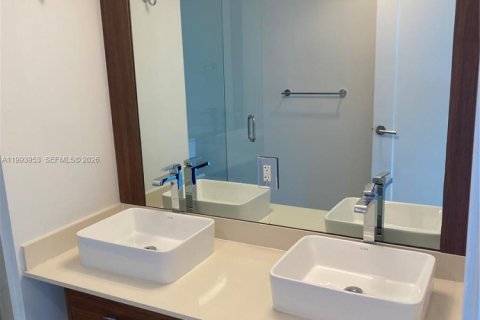 Купить кондоминиум в Майами, Флорида 2 спальни, 108.7м2, № 2055690 - фото 8