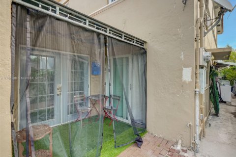 Touwnhouse à louer à Coral Gables, Floride: 3 chambres, 111.48 m2 № 1961479 - photo 26