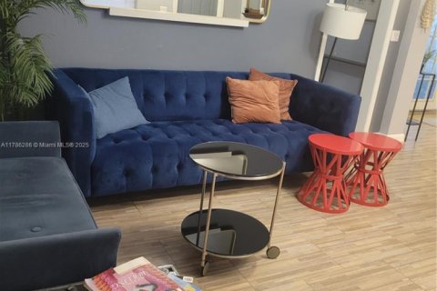 Touwnhouse à louer à Coral Gables, Floride: 3 chambres, 111.48 m2 № 1961479 - photo 1