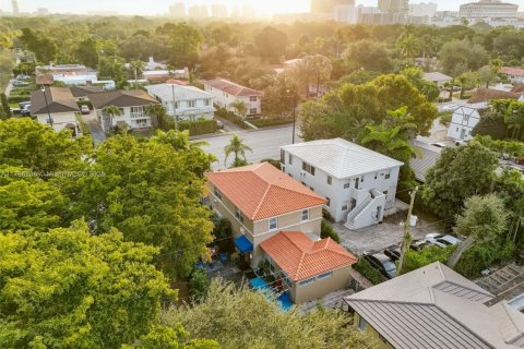 Touwnhouse à louer à Coral Gables, Floride: 3 chambres, 111.48 m2 № 1961479 - photo 30
