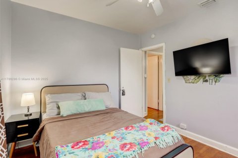 Touwnhouse à louer à Coral Gables, Floride: 3 chambres, 111.48 m2 № 1961479 - photo 11