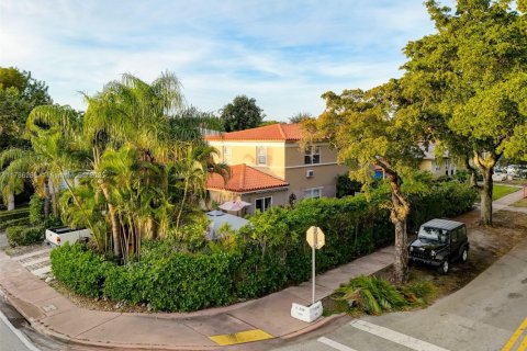 Touwnhouse à louer à Coral Gables, Floride: 3 chambres, 111.48 m2 № 1961479 - photo 22