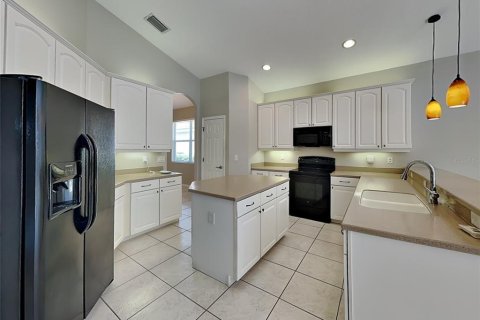 Villa ou maison à louer à Bradenton, Floride: 3 chambres, 202.99 m2 № 1911870 - photo 6