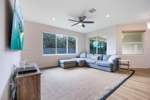 House in Homestead, Florida 4 bedrooms, 252.88 sq.m. № 1465152 - photo 12