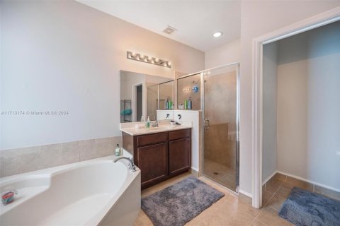 House in Homestead, Florida 4 bedrooms, 252.88 sq.m. № 1465152 - photo 21