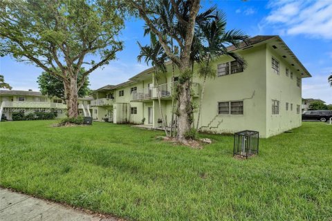 Купить кондоминиум в Майами, Флорида 2 спальни, 69.68м2, № 2025927 - фото 20