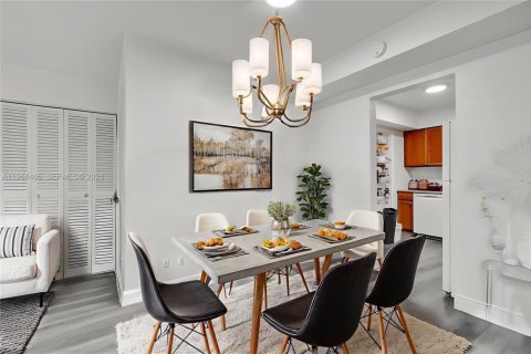 Купить кондоминиум в Майами, Флорида 2 спальни, 69.68м2, № 2025927 - фото 2