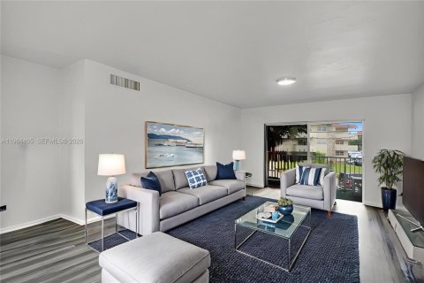 Купить кондоминиум в Майами, Флорида 2 спальни, 69.68м2, № 2025927 - фото 9