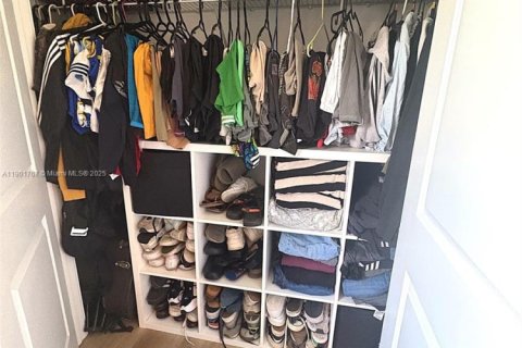 Снять в аренду таунхаус в Флорида-Сити, Флорида 2 спальни, 112.23м2, № 1955180 - фото 24