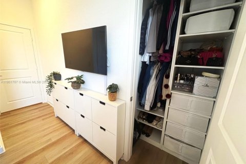 Снять в аренду таунхаус в Флорида-Сити, Флорида 2 спальни, 112.23м2, № 1955180 - фото 15