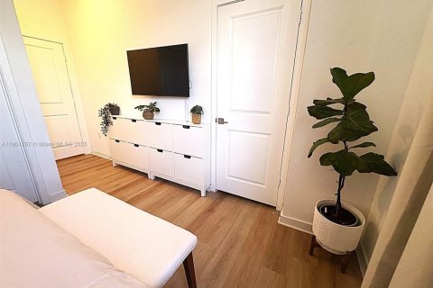 Снять в аренду таунхаус в Флорида-Сити, Флорида 2 спальни, 112.23м2, № 1955180 - фото 17