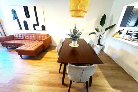 Снять в аренду таунхаус в Флорида-Сити, Флорида 2 спальни, 112.23м2, № 1955180 - фото 6