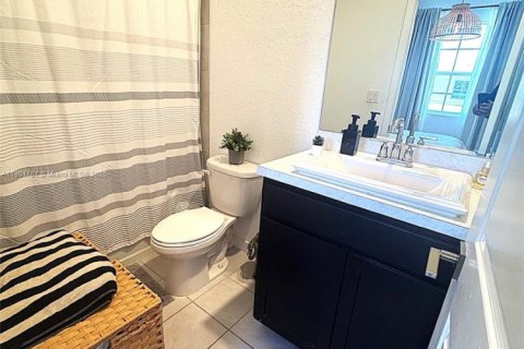 Снять в аренду таунхаус в Флорида-Сити, Флорида 2 спальни, 112.23м2, № 1955180 - фото 28