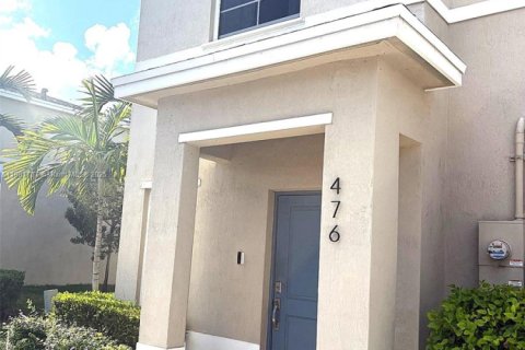 Снять в аренду таунхаус в Флорида-Сити, Флорида 2 спальни, 112.23м2, № 1955180 - фото 3