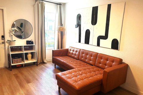 Снять в аренду таунхаус в Флорида-Сити, Флорида 2 спальни, 112.23м2, № 1955180 - фото 5