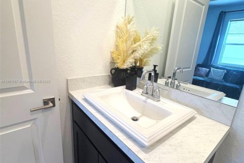 Снять в аренду таунхаус в Флорида-Сити, Флорида 2 спальни, 112.23м2, № 1955180 - фото 27