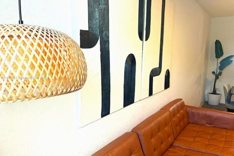 Снять в аренду таунхаус в Флорида-Сити, Флорида 2 спальни, 112.23м2, № 1955180 - фото 7