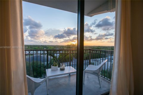 Condo in Coral Gables, Florida, 2 bedrooms № 2032359 - photo 19