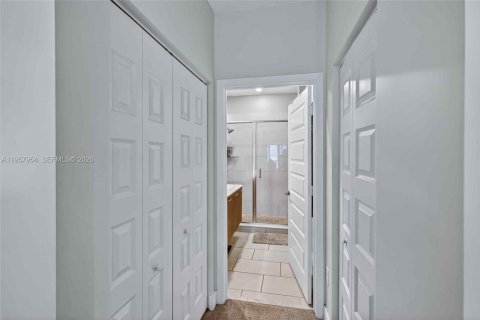 Townhouse in URBANA in Doral, Florida 4 bedrooms, 153.47 sq.m. № 2017467 - photo 17