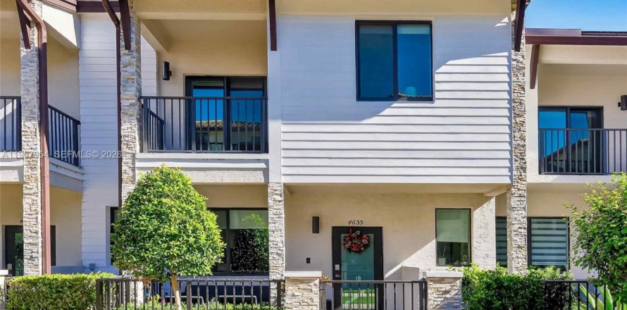 Townhouse in URBANA in Doral, Florida 4 bedrooms, 153.47 sq.m. № 2017467