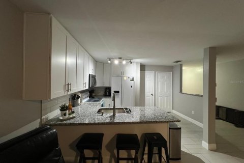 Townhouse in Tampa, Florida 3 bedrooms, 141.58 sq.m. № 1679884 - photo 4