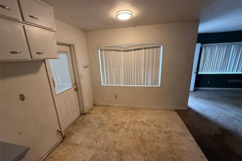 House in Lakeland, Florida 3 bedrooms, 96.71 sq.m. № 2238929 - photo 6
