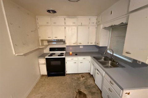 House in Lakeland, Florida 3 bedrooms, 96.71 sq.m. № 2238929 - photo 5