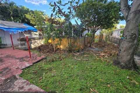 House in Miami Springs, Florida 3 bedrooms, 109.53 sq.m. № 1996684 - photo 14