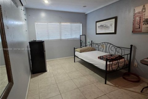 House in Miami Springs, Florida 3 bedrooms, 109.53 sq.m. № 1996684 - photo 3