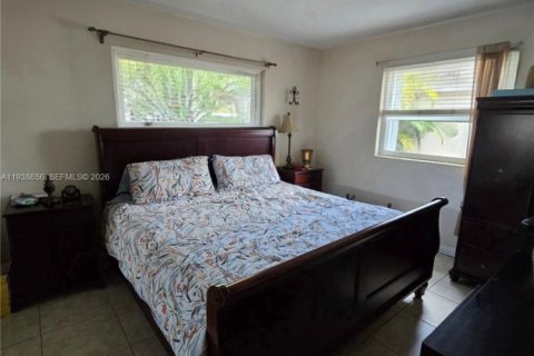 House in Miami Springs, Florida 3 bedrooms, 109.53 sq.m. № 1996684 - photo 4