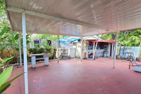 House in Miami Springs, Florida 3 bedrooms, 109.53 sq.m. № 1996684 - photo 12